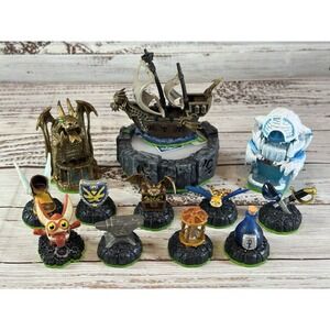 Skylanders Figures Lot